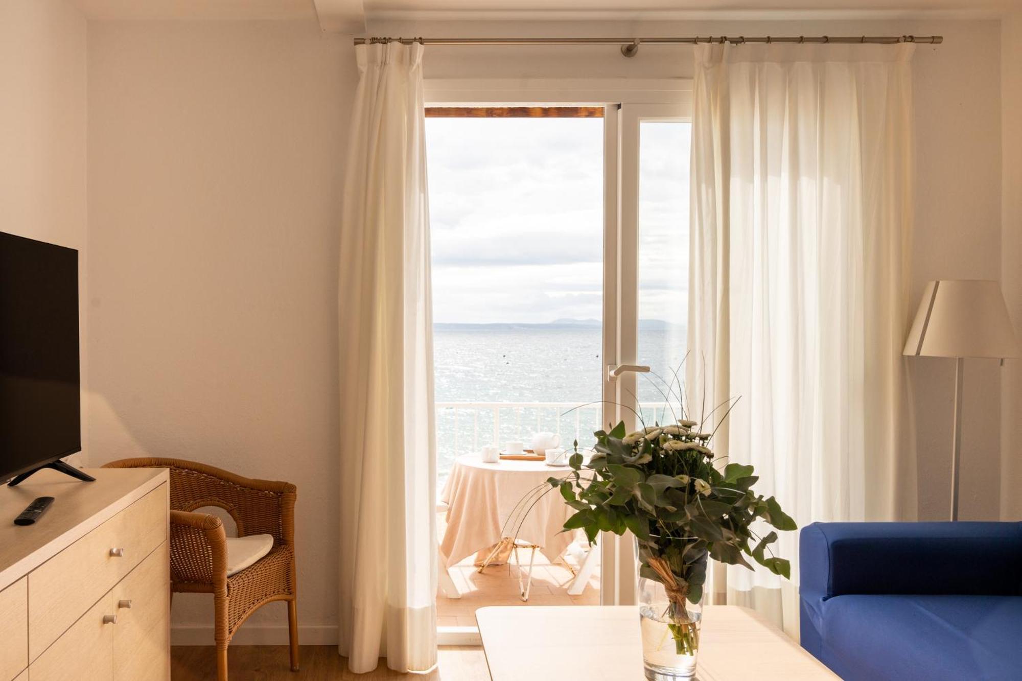 Santa Llucia Apartaments Roses Ngoại thất bức ảnh